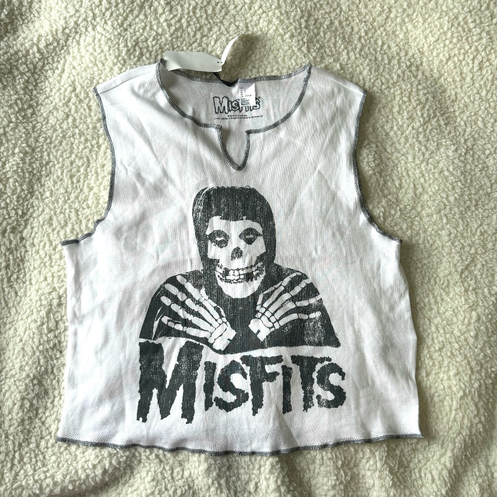 Misfits Graphic Muscle Crop Tee